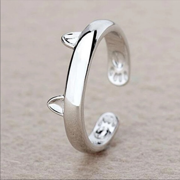 Jewelry - NEW - SILVER PLATED ADJUSTABLE CAT RING MIDI